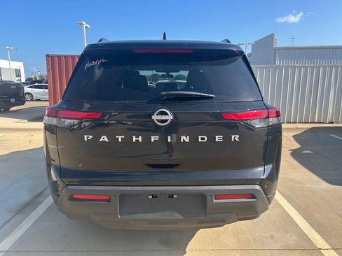 Used 2025 Nissan Pathfinder SV FWD image 6