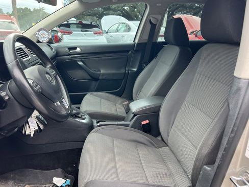 Used 2013 Volkswagen Jetta S image 9