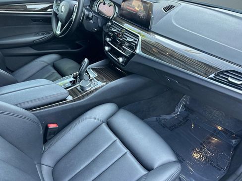 Used 2019 BMW 530e image 32