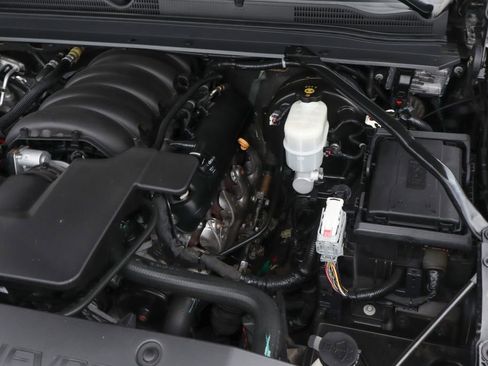 Used 2019 Chevrolet Suburban Premier image 13