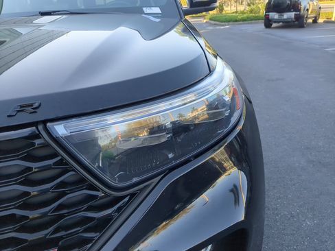 Used 2020 Ford Explorer ST w/ ST Street Pack image 9