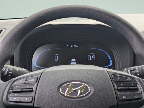 New 2025 Hyundai Venue SE FWD image 31