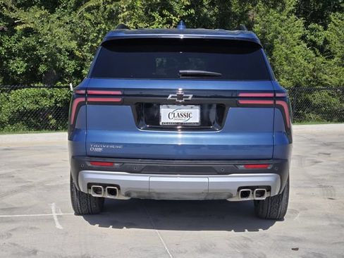 Used 2025 Chevrolet Traverse LT w/ Sun and Wheel Package FWD image 7