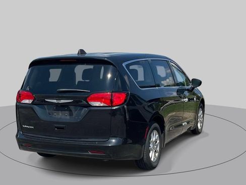 Used 2023 Chrysler Voyager LX FWD image 2