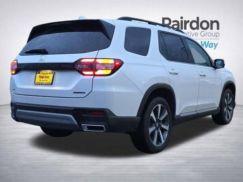 Certified 2024 Honda Pilot Touring image 8