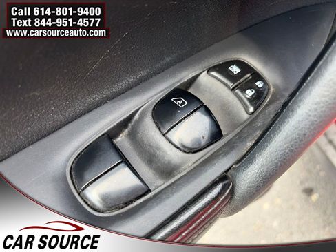 Used 2017 Nissan Rogue SV FWD image 16