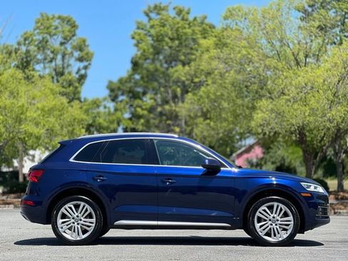 Used 2018 Audi Q5 2.0T Premium Plus w/ Premium Plus Package AWD/4WD image 4