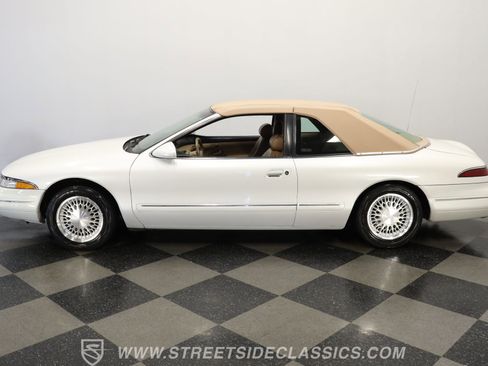 Used 1994 Lincoln Mark VIII image 2
