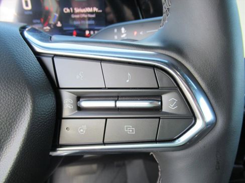 Used 2025 Chevrolet Suburban Premier image 27