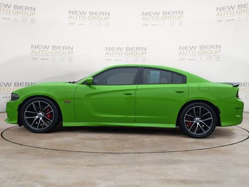 Used 2017 Dodge Charger R/T Scat Pack image 2