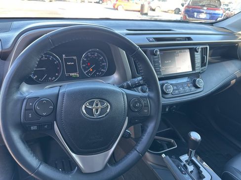 Used 2018 Toyota RAV4 Limited image 12