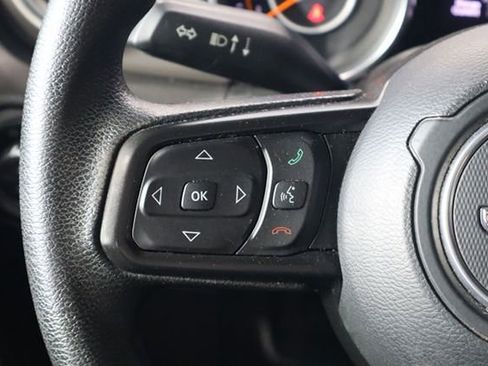 Used 2020 Jeep Gladiator Sport image 23