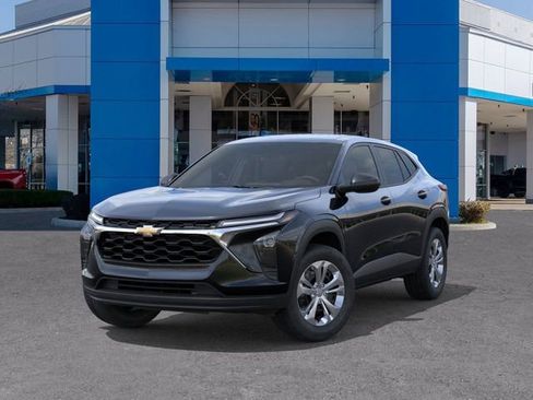 New 2026 Chevrolet Trax LS w/ Driver Confidence Package image 6