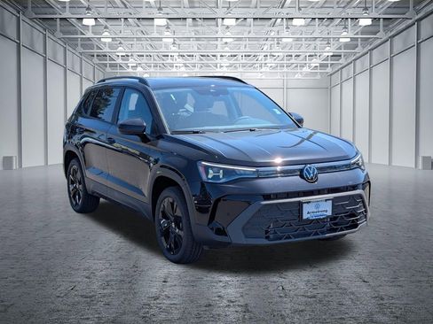 New 2026 Volkswagen Taos SE FWD image 7