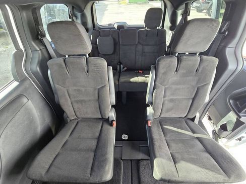 Used 2019 Dodge Grand Caravan SE FWD image 15
