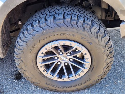 Used 2020 Ford F150 Raptor w/ Equipment Group 802A Luxury image 15