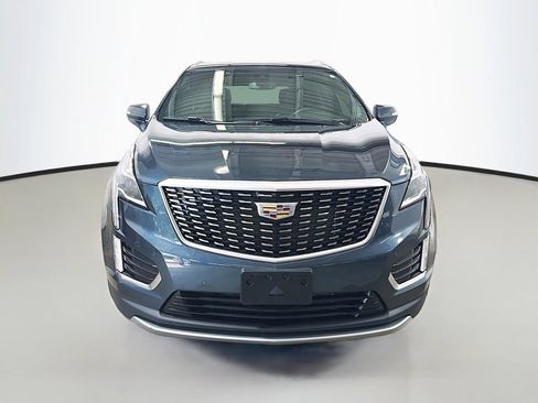 Used 2020 Cadillac XT5 Premium Luxury AWD/4WD image 2