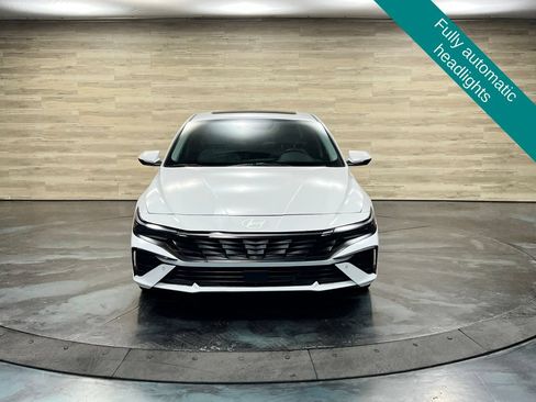 Used 2024 Hyundai Elantra Limited FWD image 9
