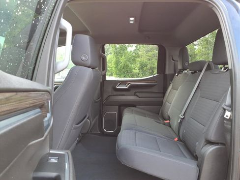 Used 2022 Chevrolet Silverado 1500 LT AWD/4WD image 11