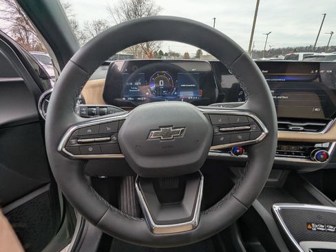 New 2026 Chevrolet Equinox ACTIV w/ Convenience Package III image 32