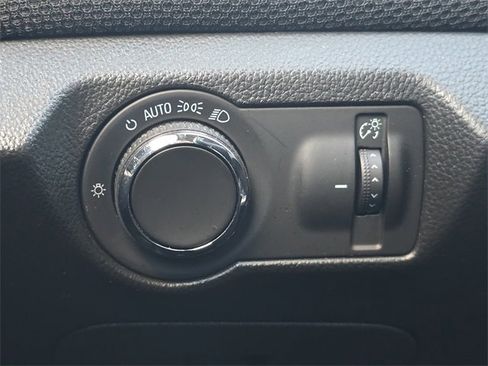 Used 2016 Chevrolet Cruze LT w/ Technology Package image 29