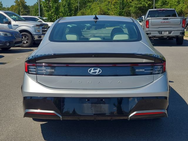 Used 2024 Hyundai Sonata SEL FWD image 4