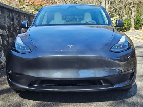 Used 2023 Tesla Model Y Long Range image 5
