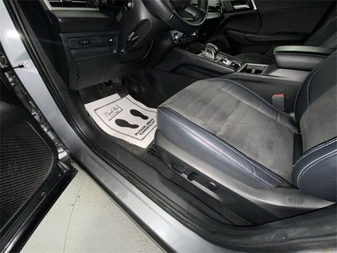 Used 2023 Mitsubishi Outlander SE image 12