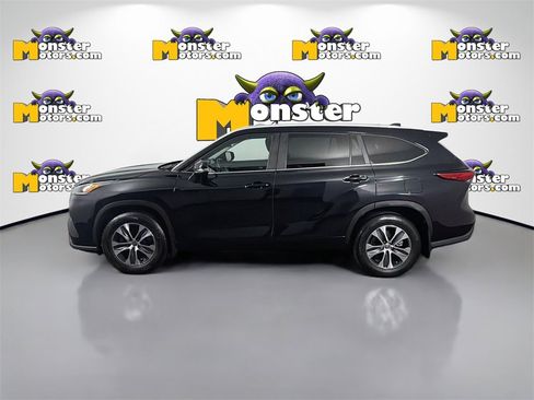 Used 2023 Toyota Highlander L image 8