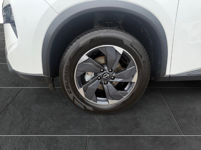 Used 2025 Nissan Rogue SV FWD image 9