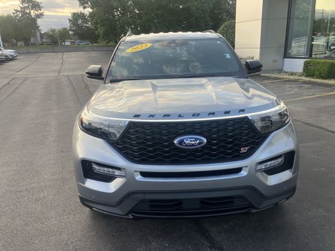 Used 2023 Ford Explorer ST w/ Equipment Group 401A AWD/4WD image 2