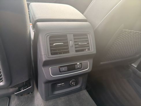 Used 2023 Audi Q5 2.0T Premium image 18