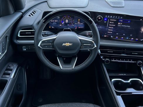 New 2025 Chevrolet Traverse LT w/ Enhanced Driving Package image 16