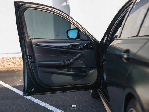 Used 2022 BMW M5 CS image 28