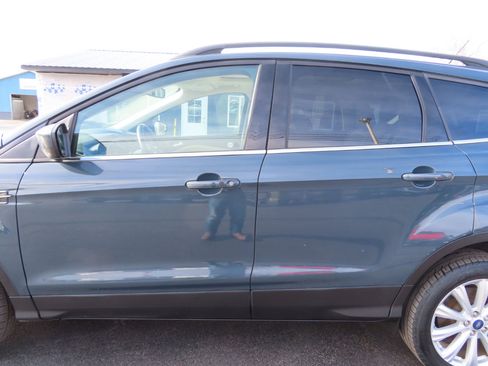 Used 2019 Ford Escape SEL image 12