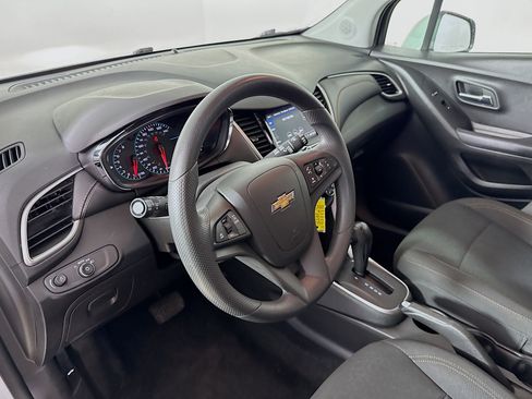 Used 2022 Chevrolet Trax LS w/ Tint and Cruise Package image 8