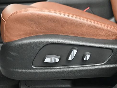 Used 2025 Cadillac XT5 Sportv w/ Technology Package image 11