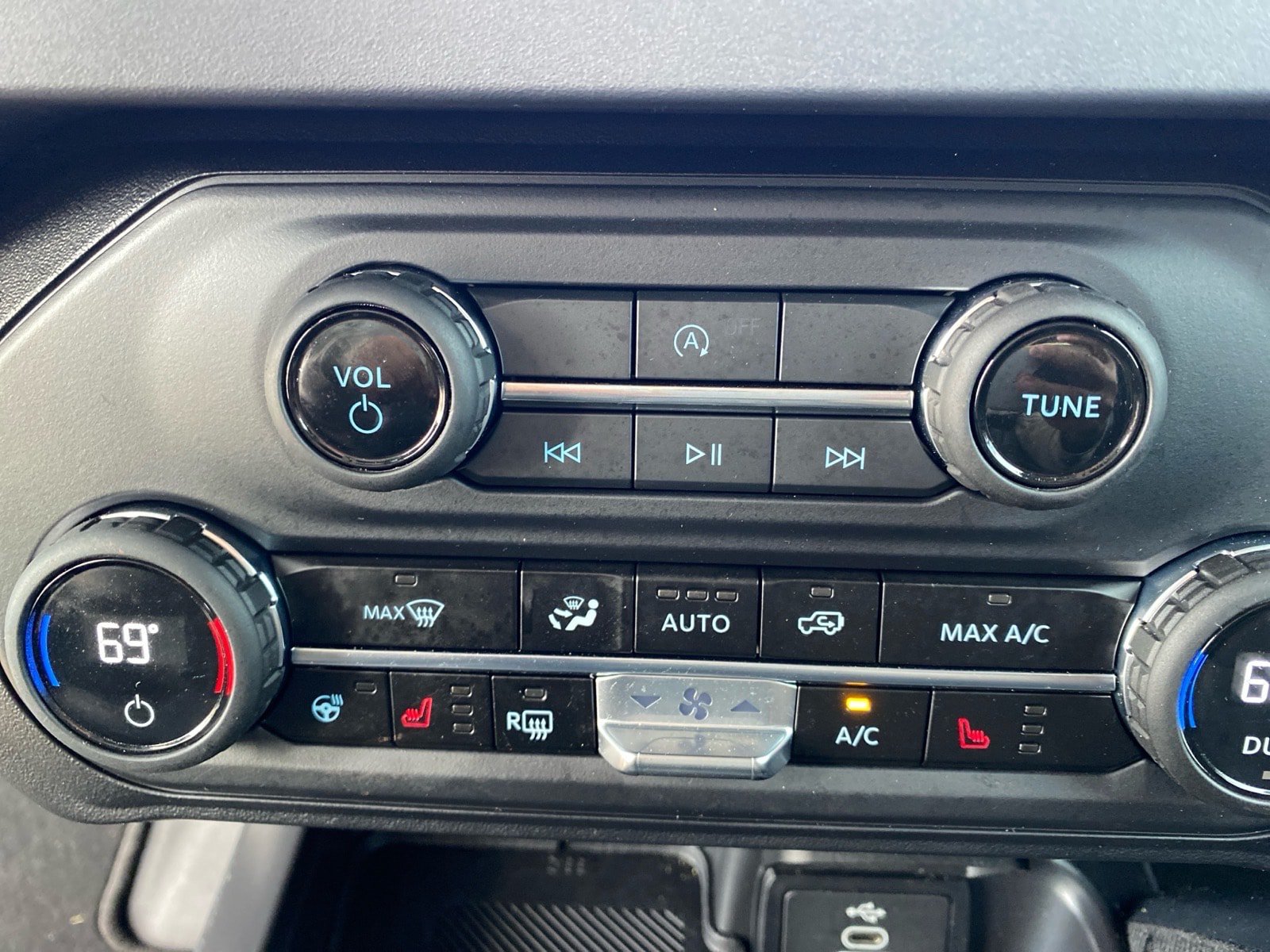 Used 2026 Ford Bronco Badlands AWD/4WD image 16