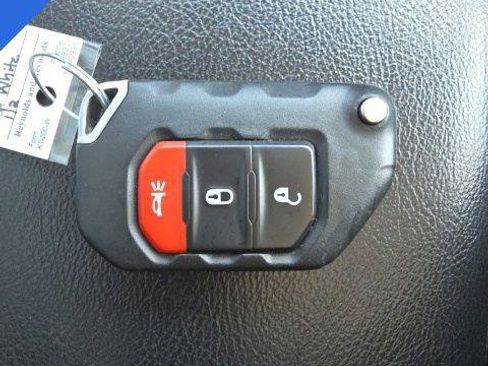 Certified 2022 Jeep Wrangler Sport AWD/4WD image 21