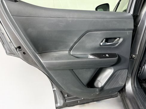 Used 2025 Nissan Kicks SV image 25