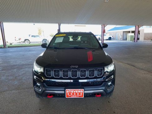 Used 2024 Jeep Compass Trailhawk image 3