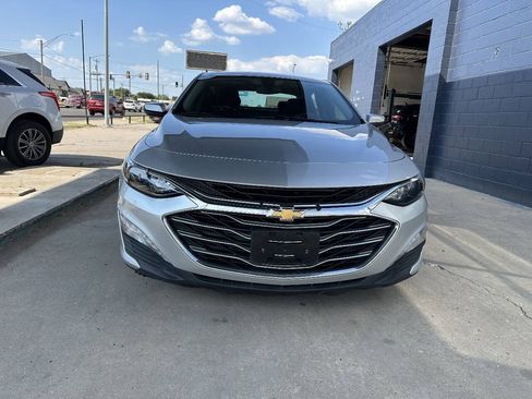 Used 2021 Chevrolet Malibu LT FWD image 3