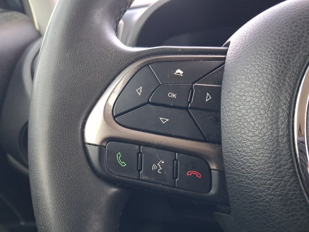 Used 2022 Jeep Renegade Latitude AWD/4WD image 10