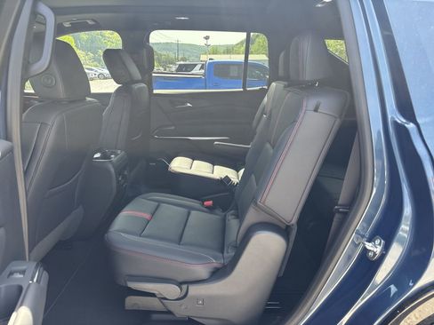 New 2026 Chevrolet Traverse RS image 25