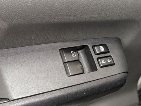 Used 2018 Nissan NV 2500 SV image 11