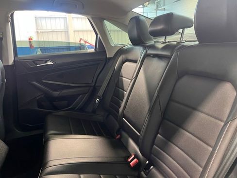 Used 2021 Volkswagen Jetta SE image 18