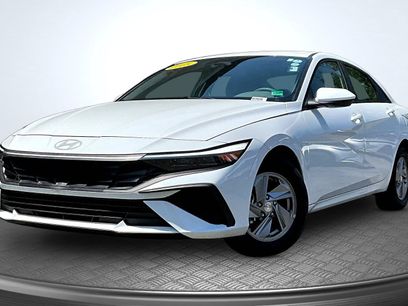 Used 2025 Hyundai Elantra SE