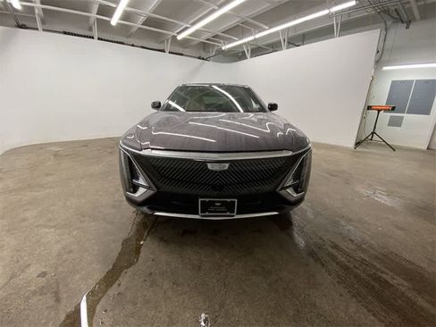 Certified 2025 Cadillac Lyriq Luxury w/ Nappa Leather Package image 9