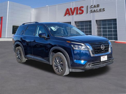 Used 2024 Nissan Pathfinder SV image 9