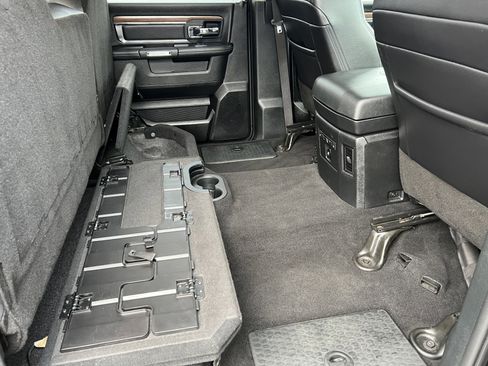 Used 2017 RAM 1500 Laramie image 23